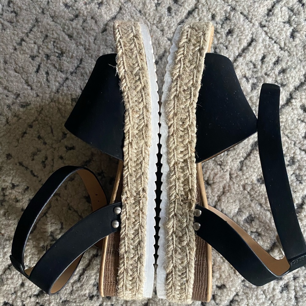 Soda sandals girls size 4, excellent condition - Picture 2 of 5
